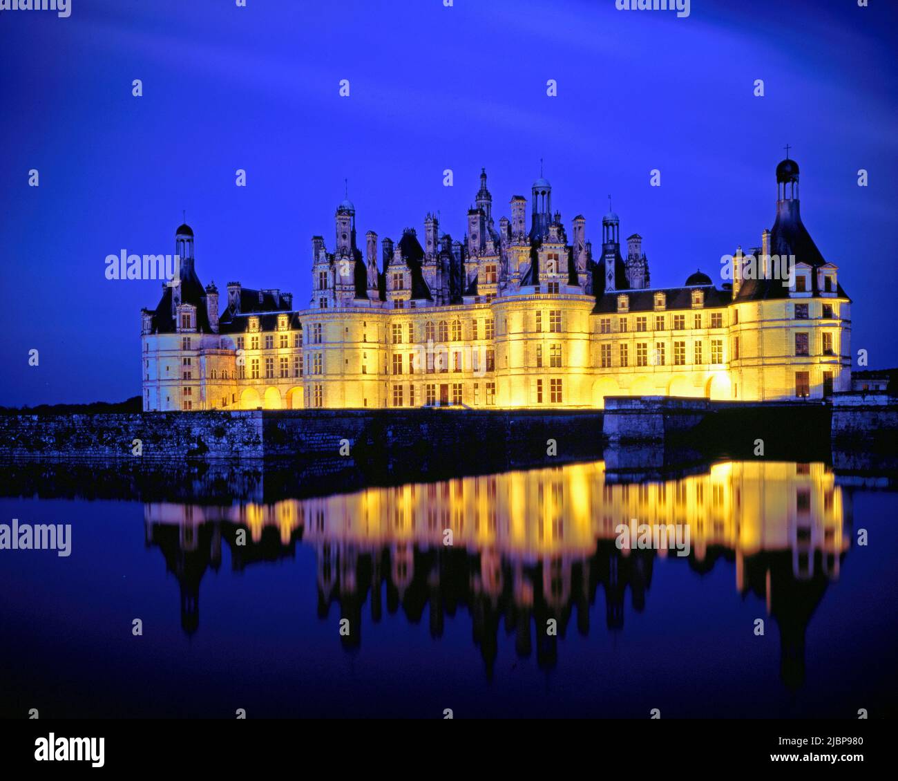 Night view of Chateau de Chambord in France Stock Photo Alamy