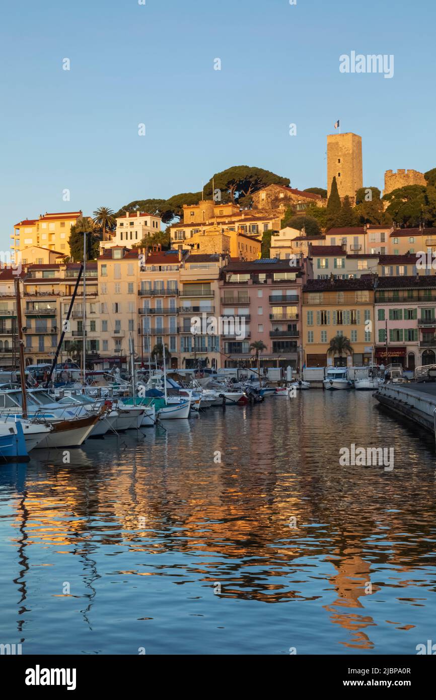 France, French Riviera, Cote d'Azur, Cannes, Le Vieux Port and Le