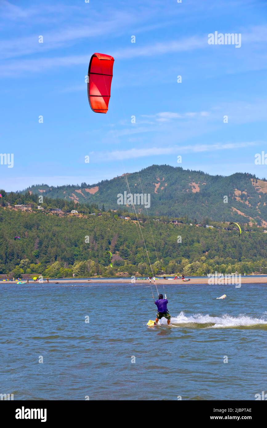 Wind surfing and watersports in Hood River Oregon Stock Photo Alamy