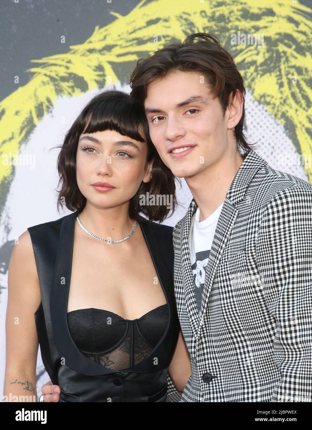 Sydney chandler and louis partridge hi-res stock photography and images