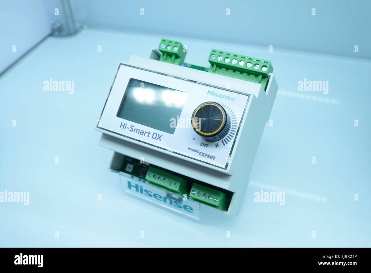 Automatic Electricity Switch Hisense for inverter unit presented on