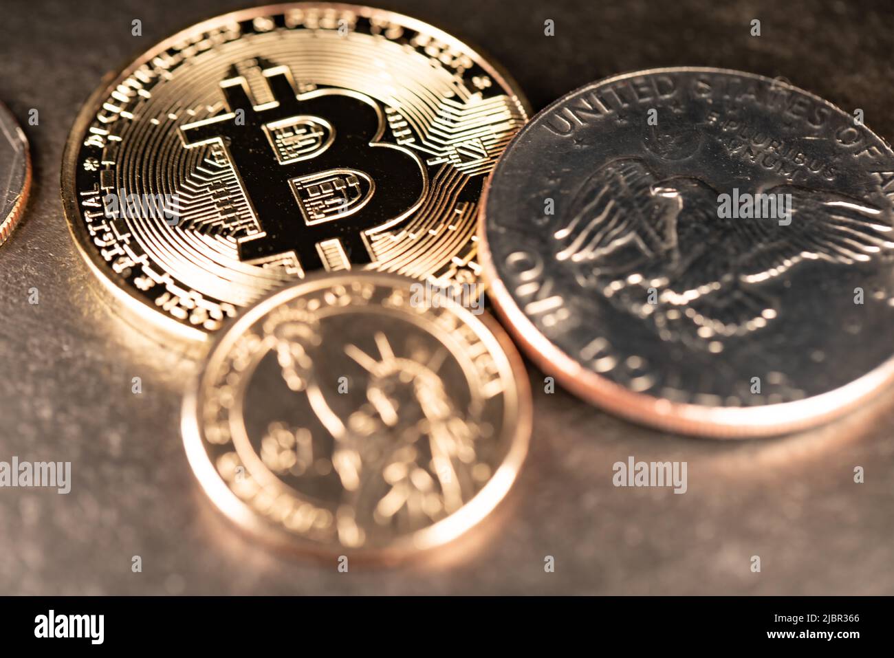 A quarter dollar coin hi-res stock photography and images - Page 3 - Alamy