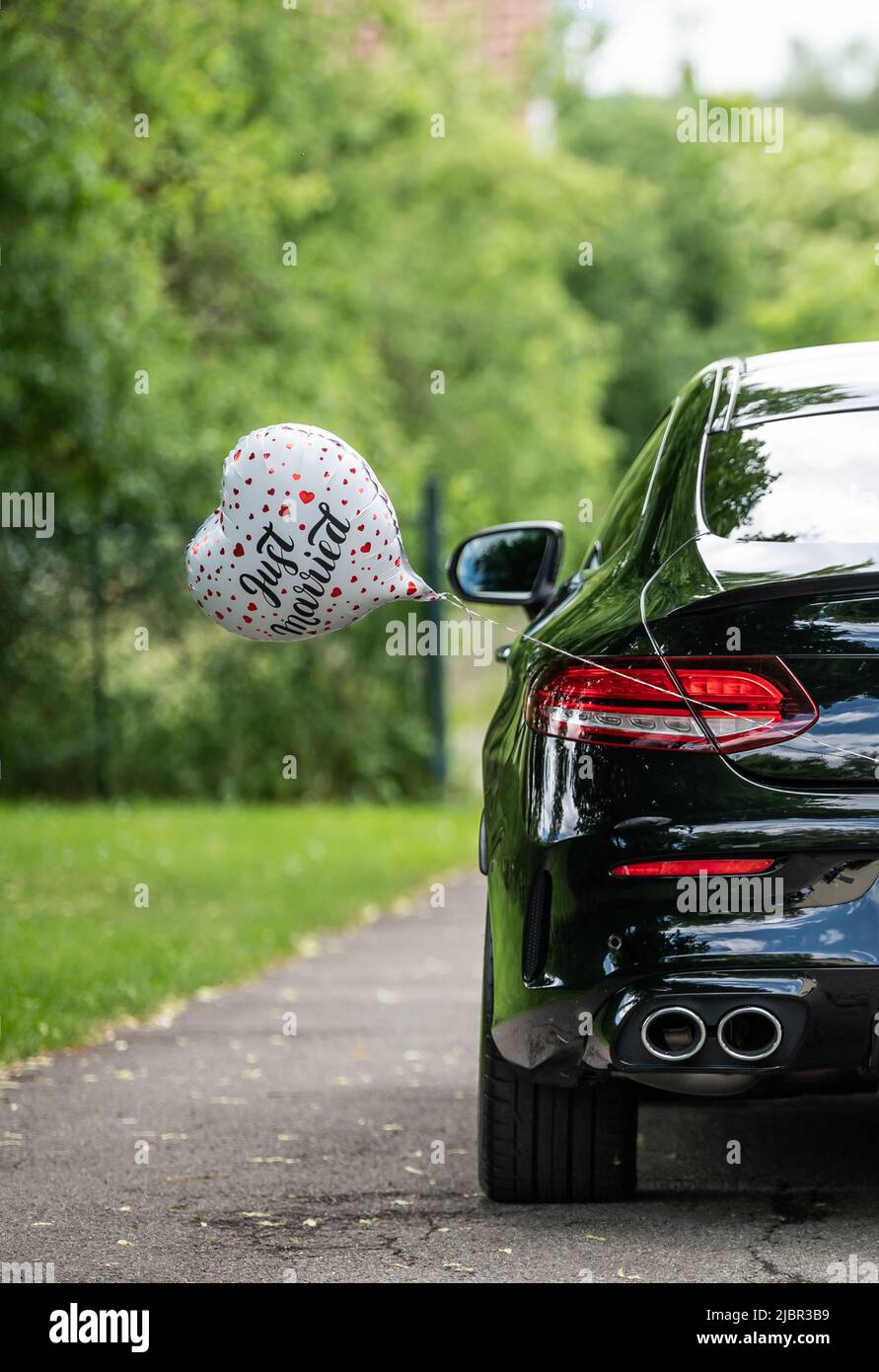 Just married balloon hi-res stock photography and images - Alamy