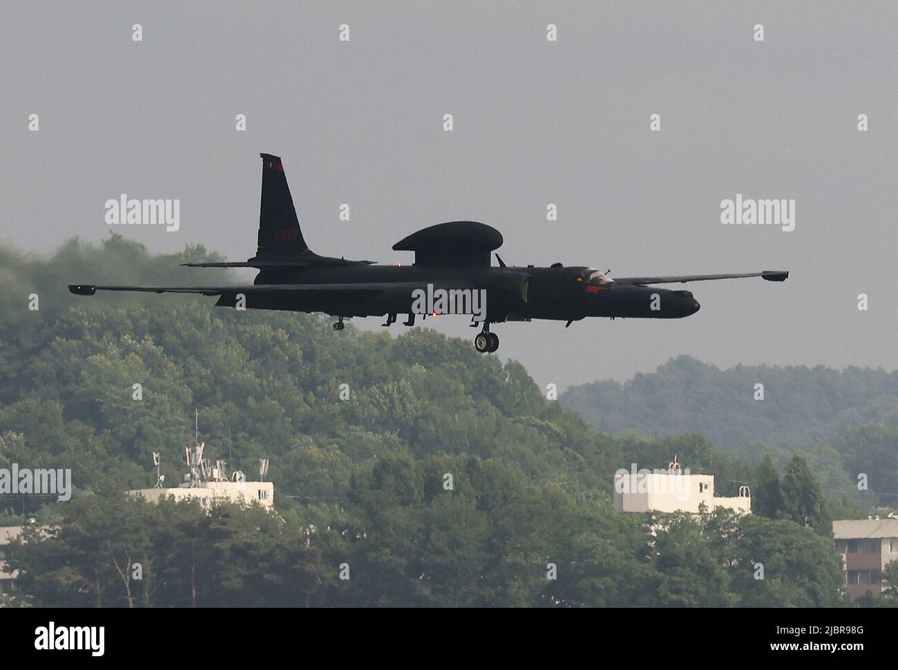08th June, 2022. U.S. spy plane A U-2S Dragon Lady spy plane of the U.S. Air  Force lands at Osan Air Base in Pyeongtaek, 70 kilometers south of Seoul,  on June 8,