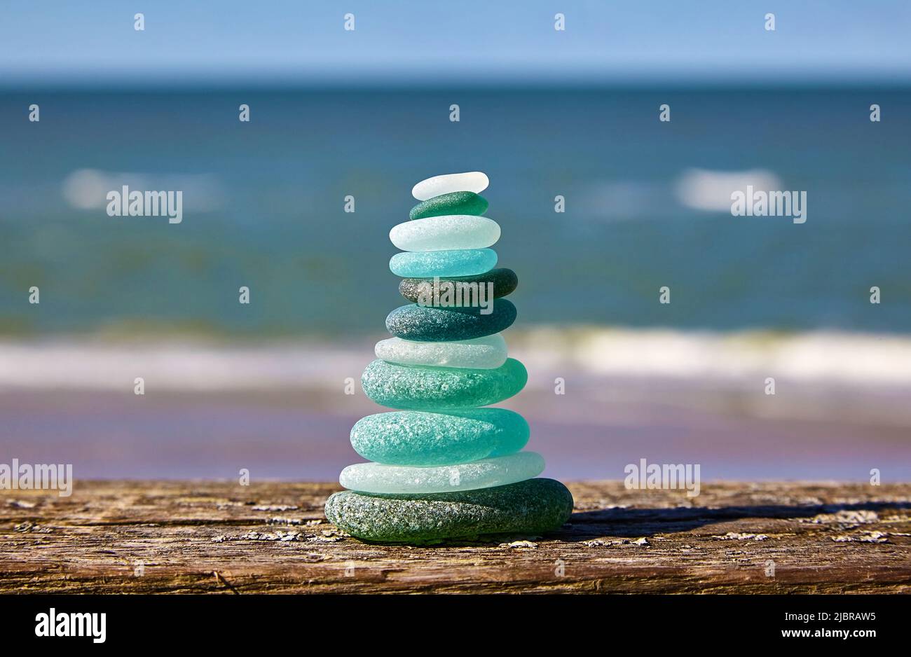 Translucent crystal stones hi-res stock photography and images - Alamy