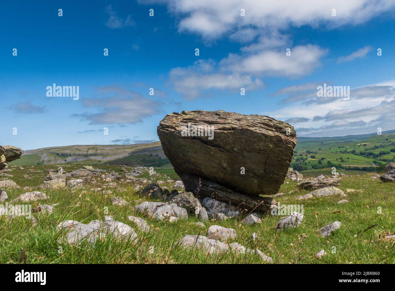 One of The Norber erratics above Austwick in The Craven District of West Yorkshire Stock Photo