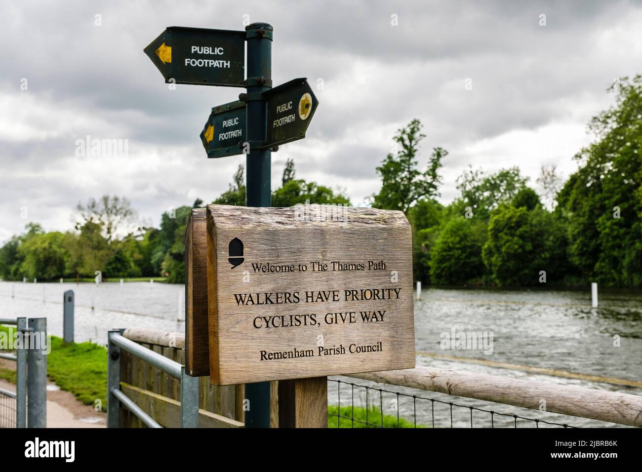 Thames path sign beside the River Thames near Henley. Remenham, Berkshire, England, UK, Britain Stock Photo