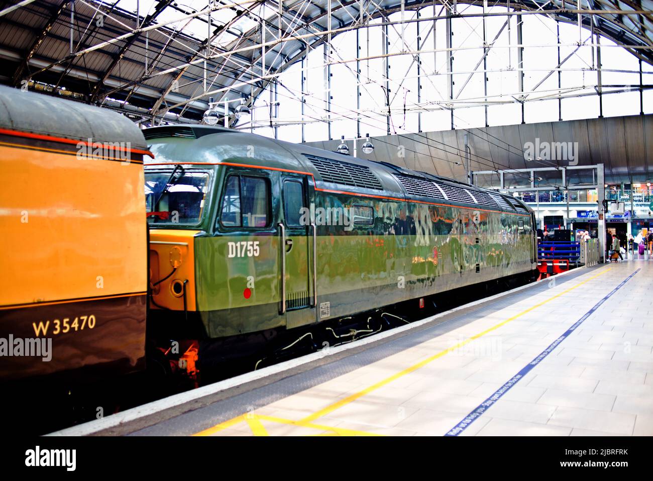 Brush Type 4 D 1755 Locomotive on Charter Train at Piccadilly Station, Manchester, England Stock Photo
