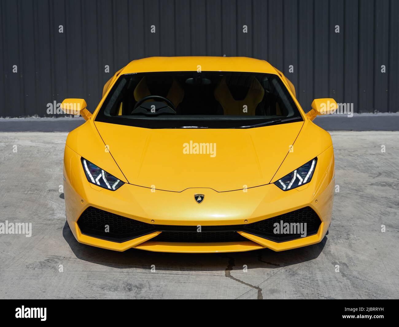 Lamborghini huracan yellow hi-res stock photography and images - Alamy