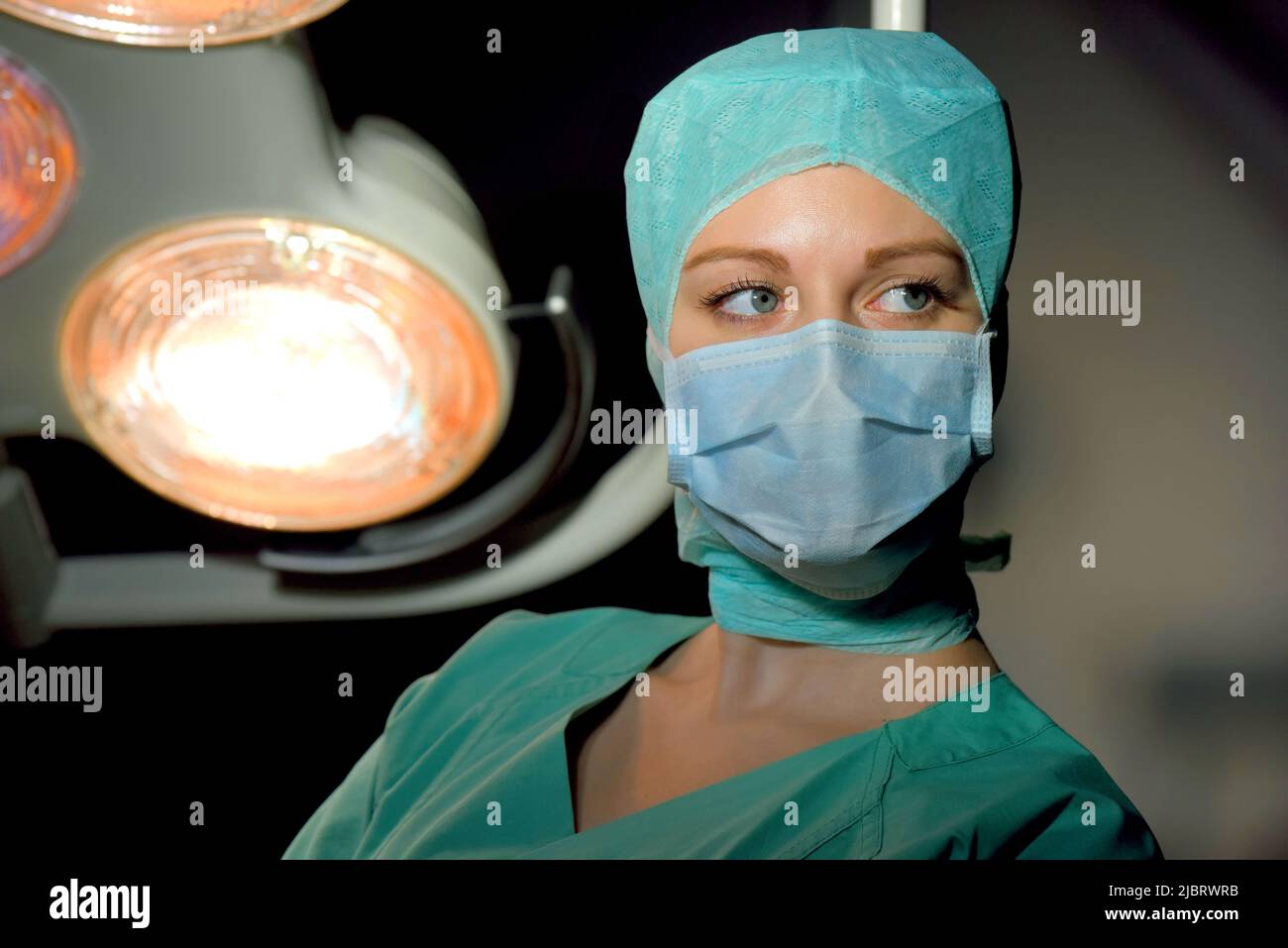 Hospital theatre team hi-res stock photography and images - Alamy
