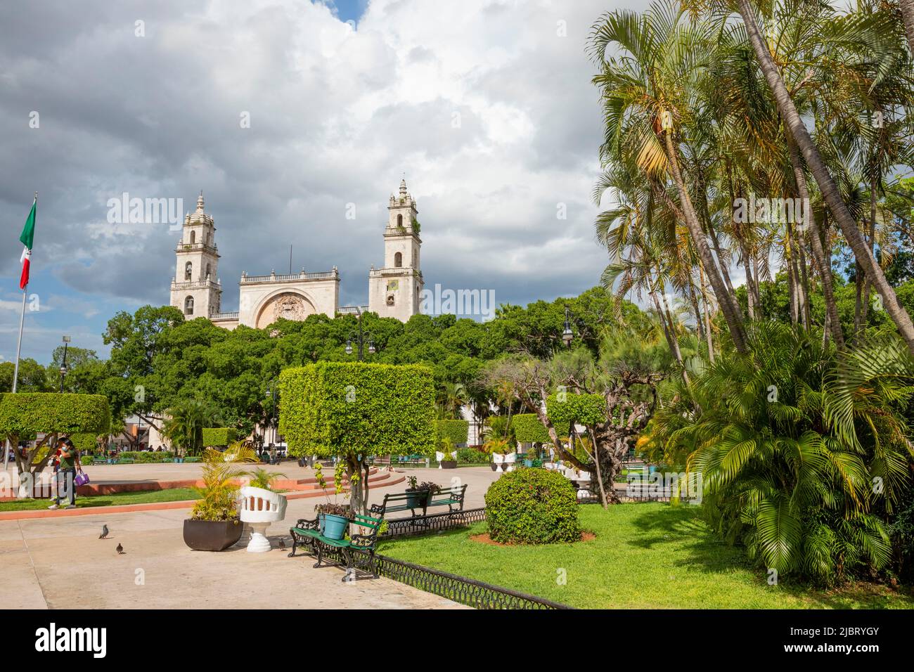 Mexico, Yucatán state, Merida capital of Yucatán, main square of Merida Plaza Grande with the cathedral in the background Stock Photo
