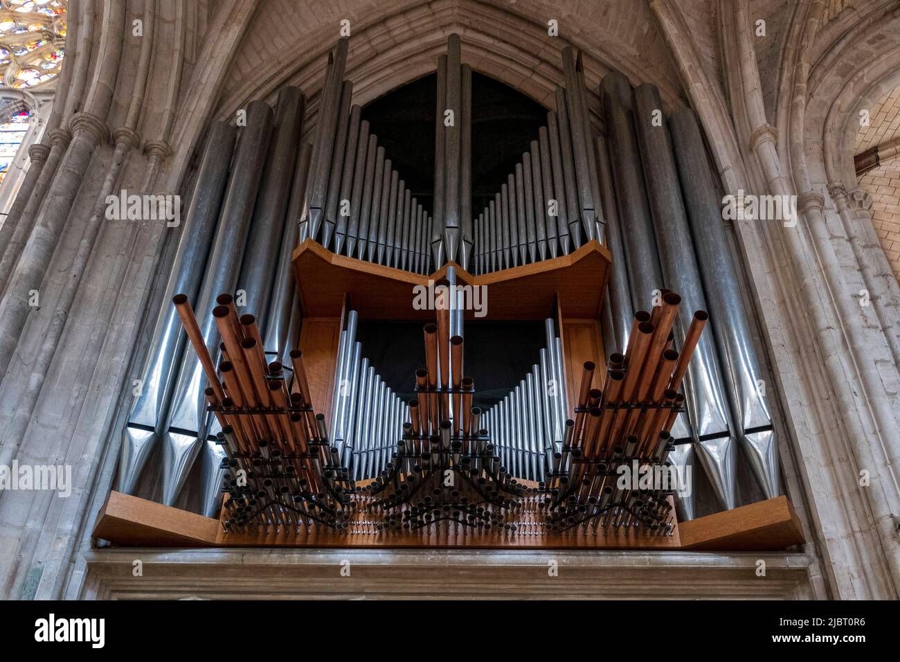 France, Yonne (89), Auxerre, cathédrale Saint-Etienne, nave, organ Stock Photo