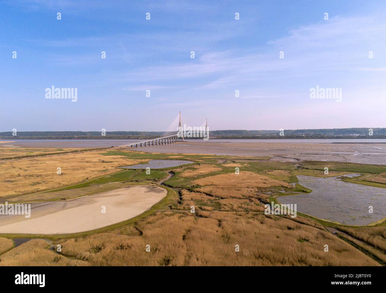 Estuaire de la Seine Estuaire et pont de Normandie Stock Photo