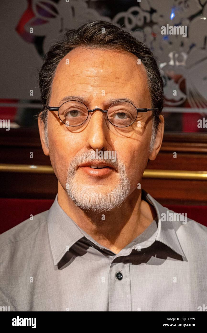 Paris jean reno hi-res stock photography and images - Alamy