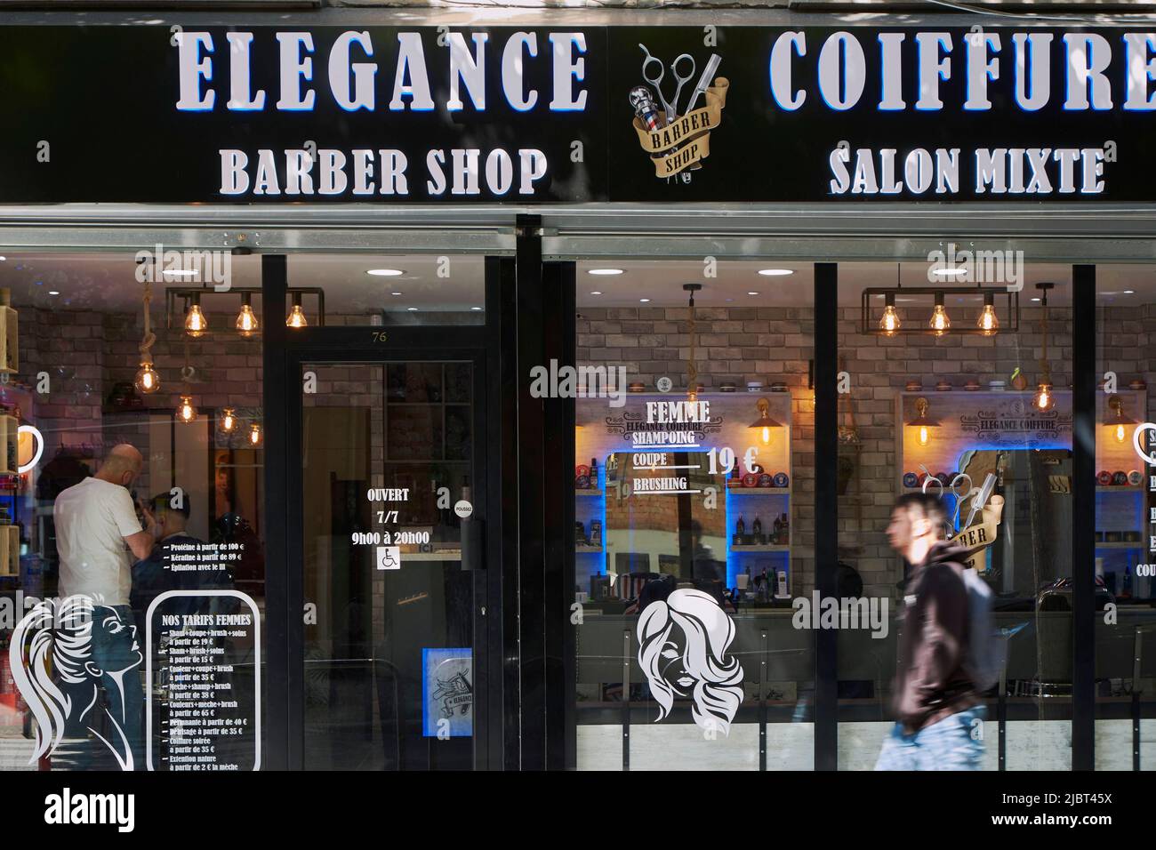 France, Val de Marne, Vitry sur Seine, Barber shop hairdresser Stock Photo
