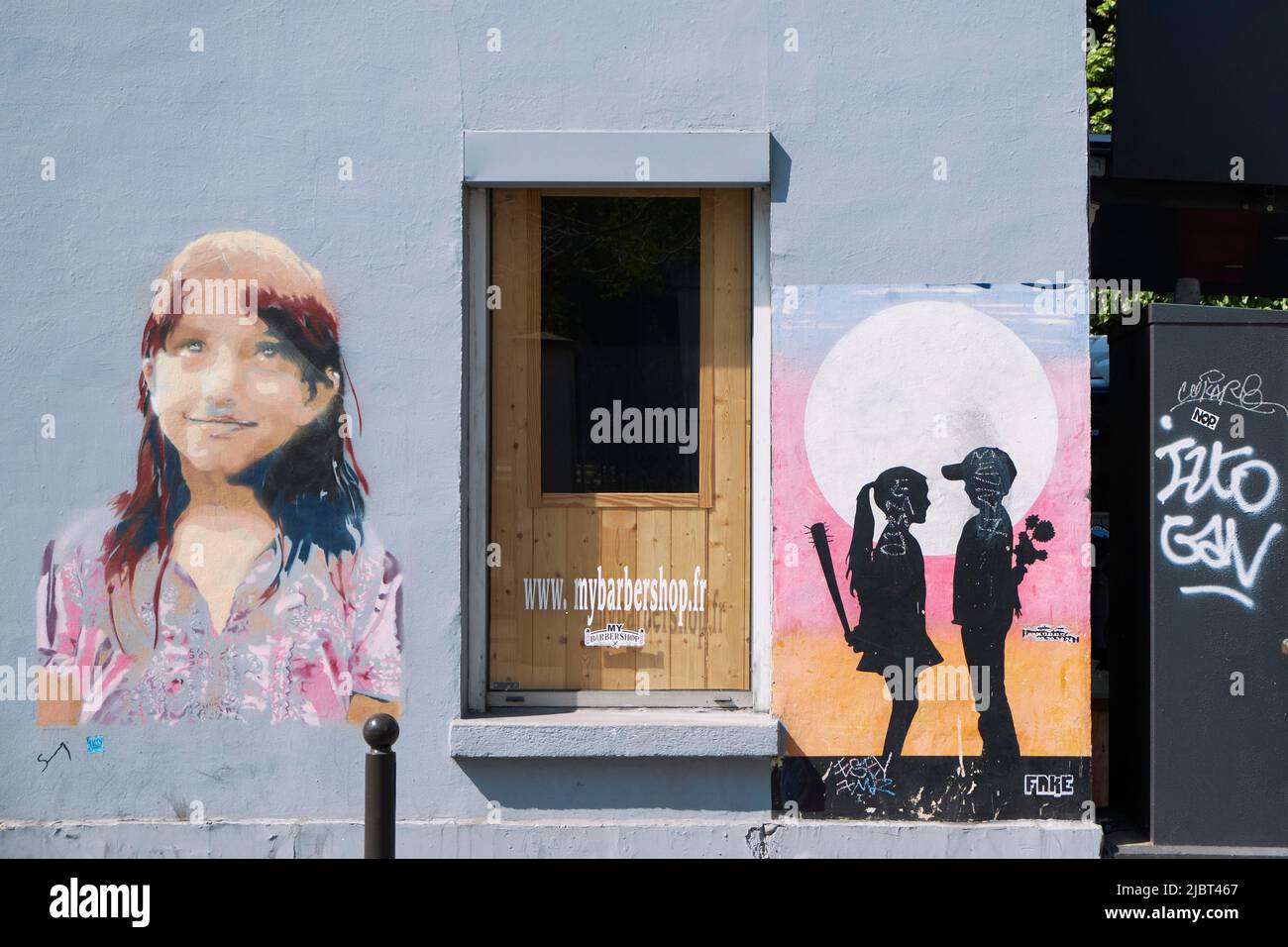 France, Val de Marne, Vitry sur Seine, street art circuit in the open air, Barber shop hairdresser, Chinese shadow by graffiti artist Lamfake Stock Photo