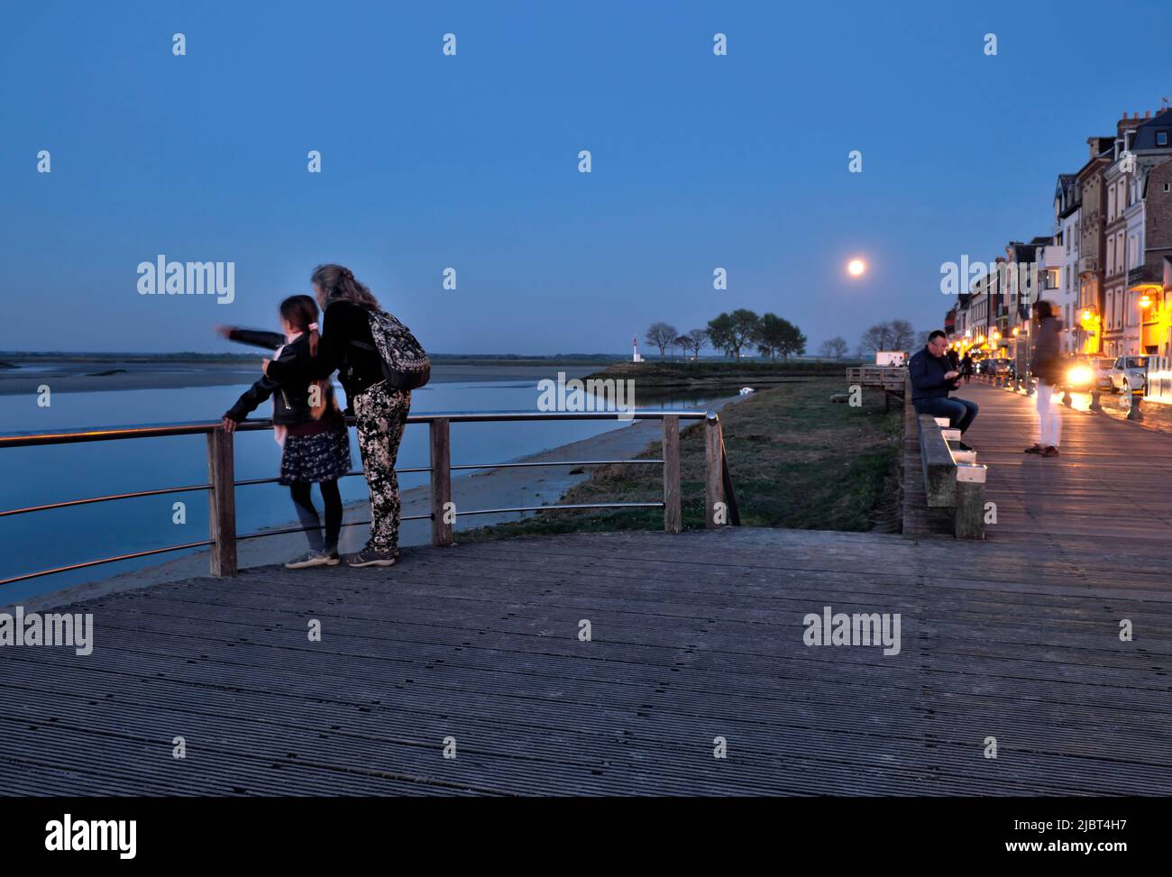 France, Somme, Saint Valery sur Somme, Quai Blavet, the bay, full moon