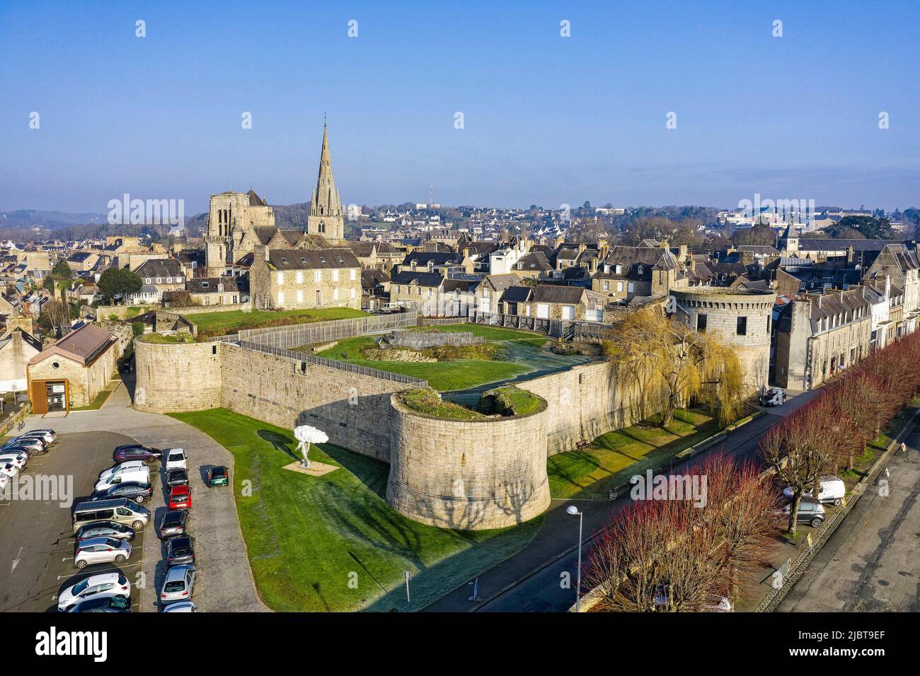 France, Côtes d'Armor, Guingamp, castle of Pierre II and the Place du ...