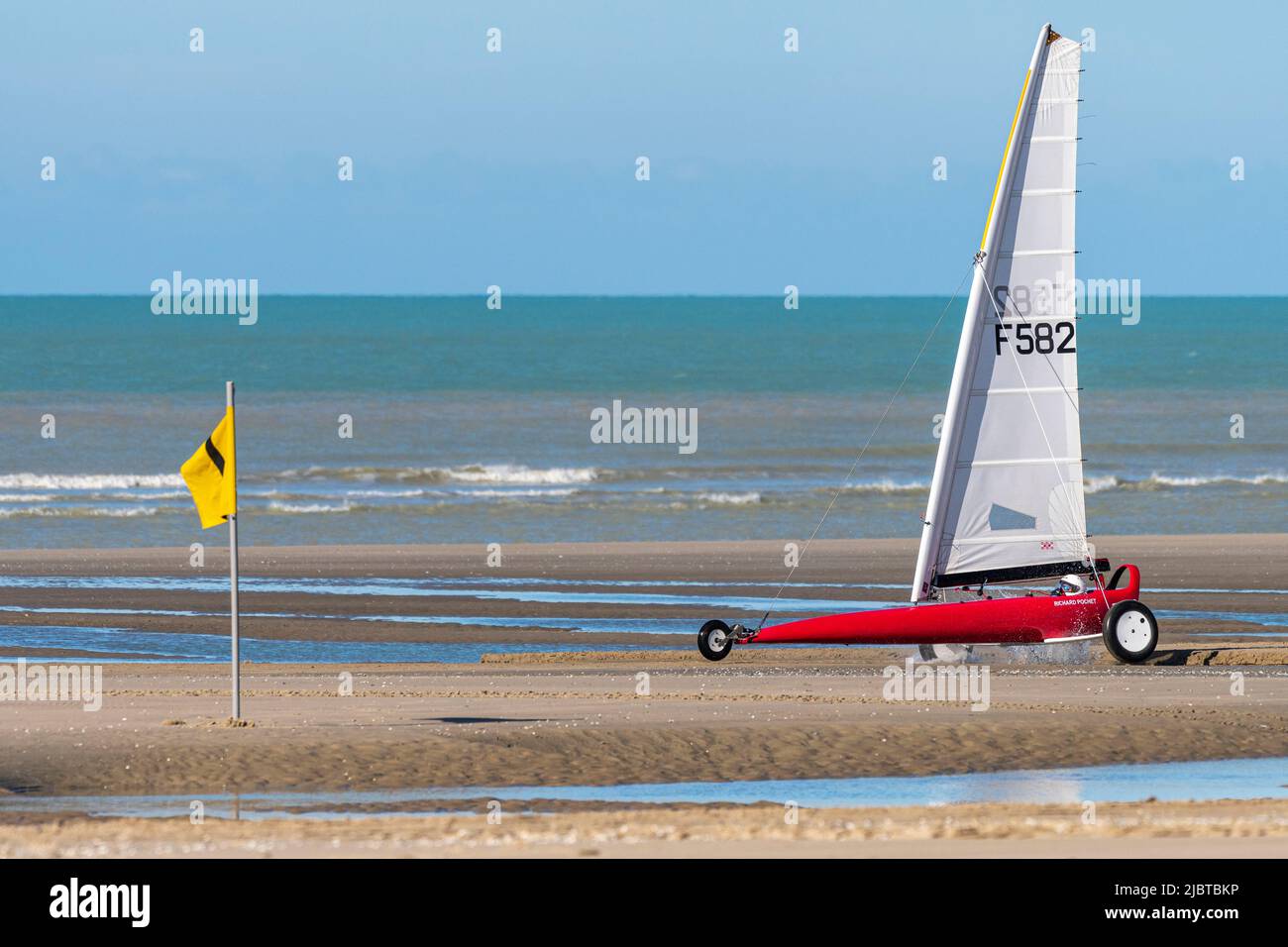 France, Pas de Calais, Berck-sur-mer, Grand Prix char-à-voile de Berck- sur-mer, Class 2, 3, Formula A, Standart, the competition is organised in 5  rounds of about 25 minutes Stock Photo - Alamy