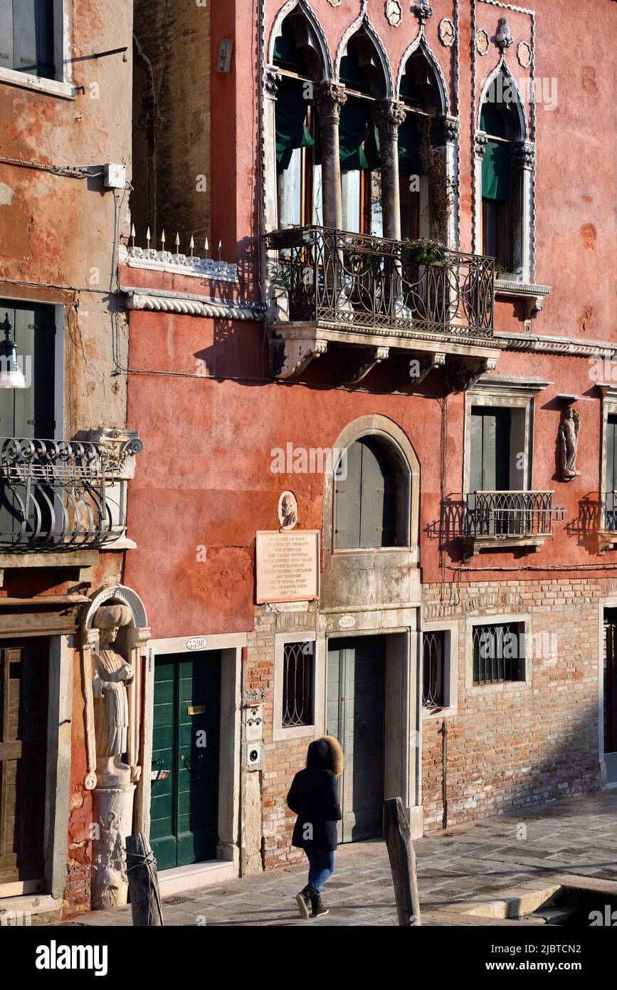 Italy, Venetia, Venice, listed as World Heritage by UNESCO, Cannaregio district, Fondamenta dei Mori, House of venetian painter Tintoretto Stock Photo