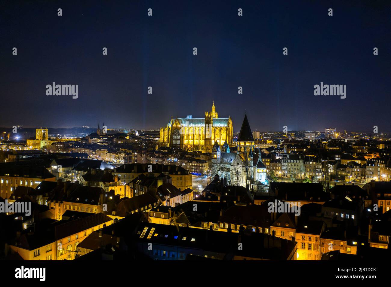 France, Moselle, Metz, Saint Etienne cathedral at night and its illuminations during Christmas (aerial view) Stock Photo