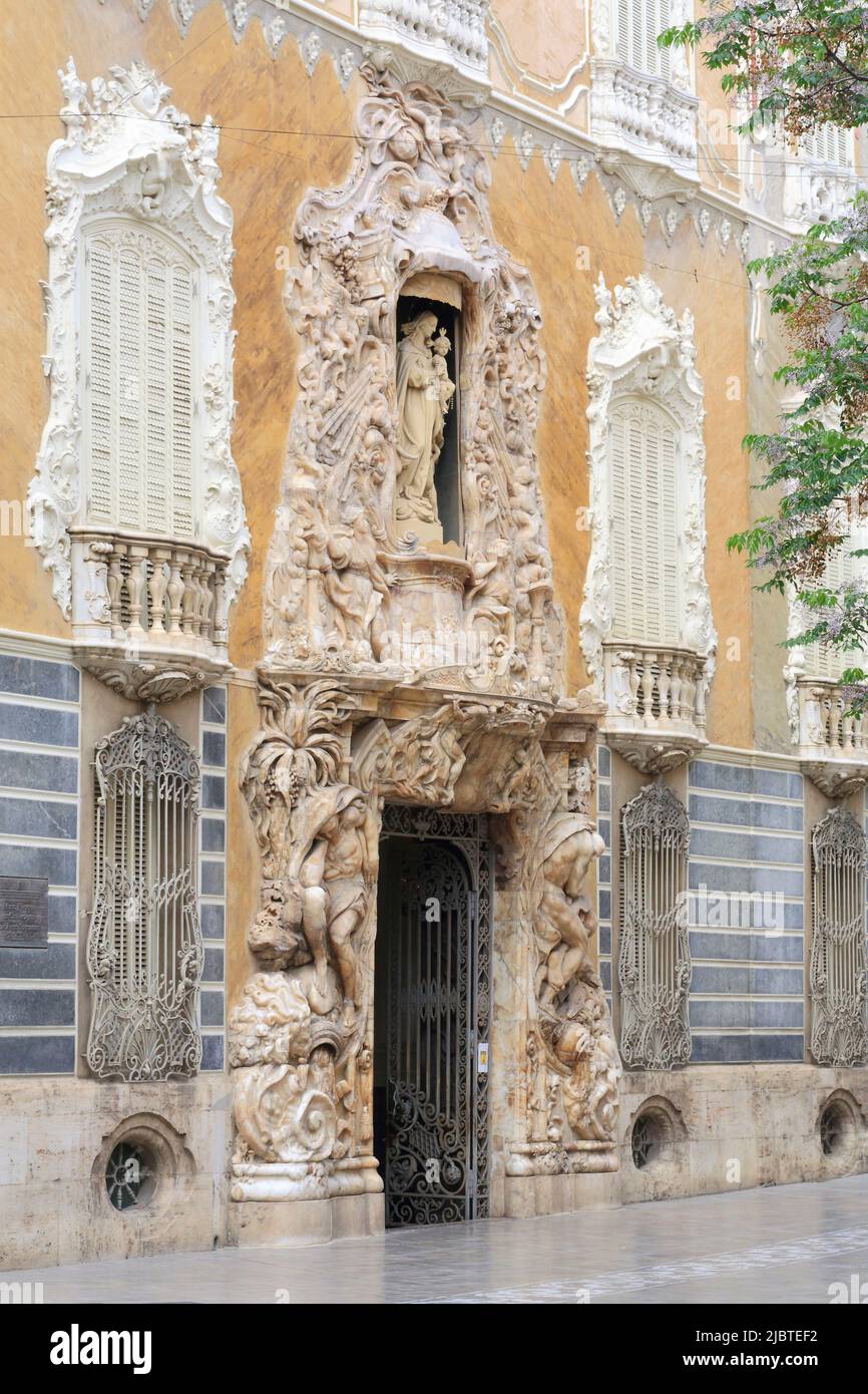 Spain, Valencia, Palace of the Marquis de Dos Aguas (baroque style) housing the González Martí national ceramics museum, main entrance door in 18th century alabaster made by Ignacio Vergara Gimeno Stock Photo