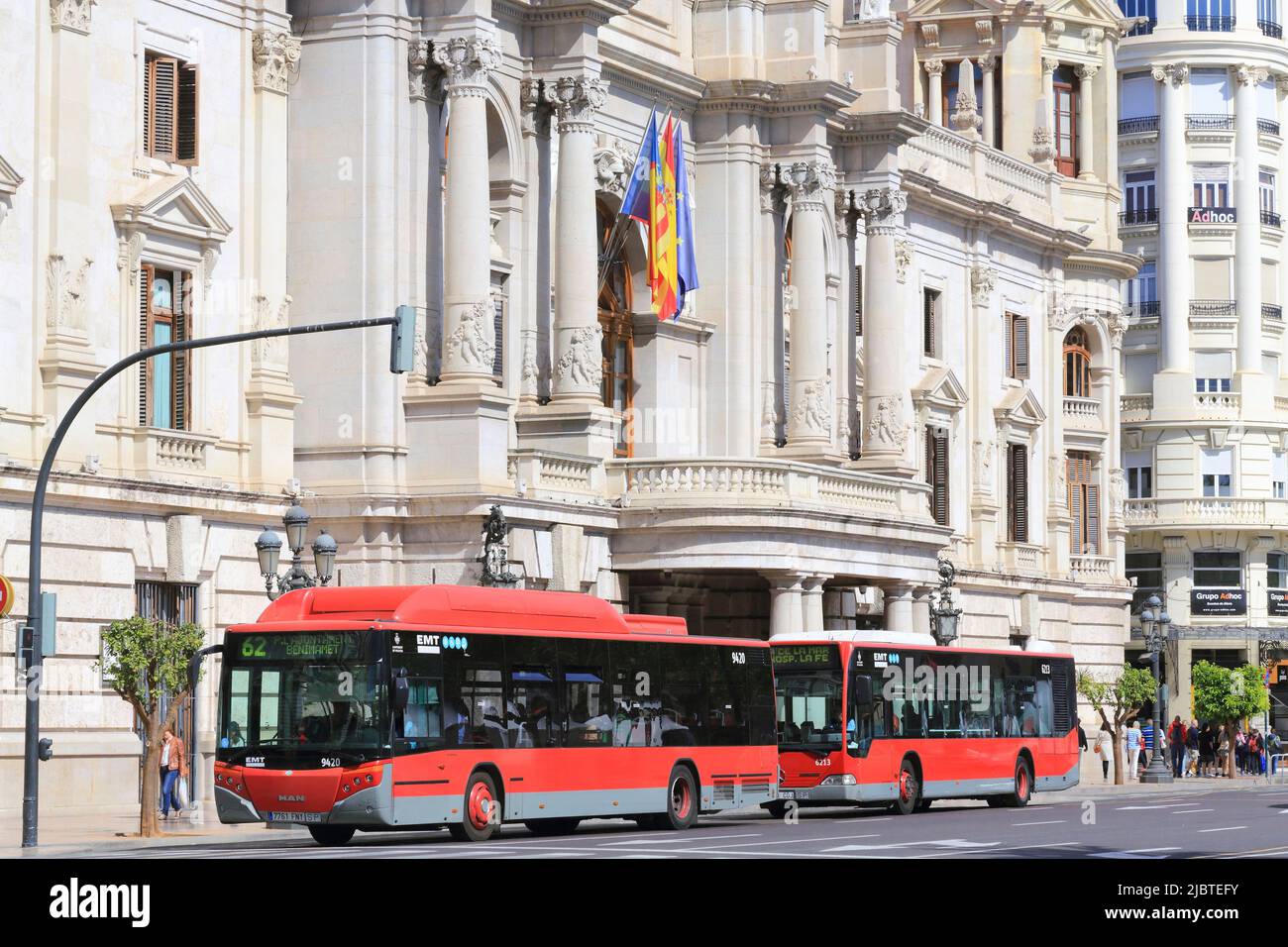Spain, Valencia, Town Hall Square (Plaza del Ayuntamiento), bus in front of the town hall built in 1905 by the architects Francisco de Mora y Berenguer and Carlos Carbonell Pañella Stock Photo
