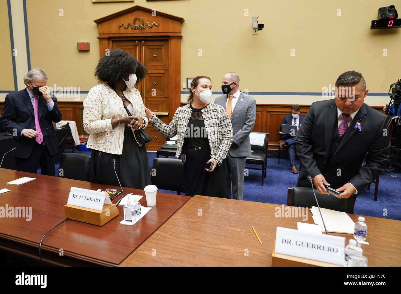 Witness Before Committee House oversight and gun hi-res stock photography and images - Alamy