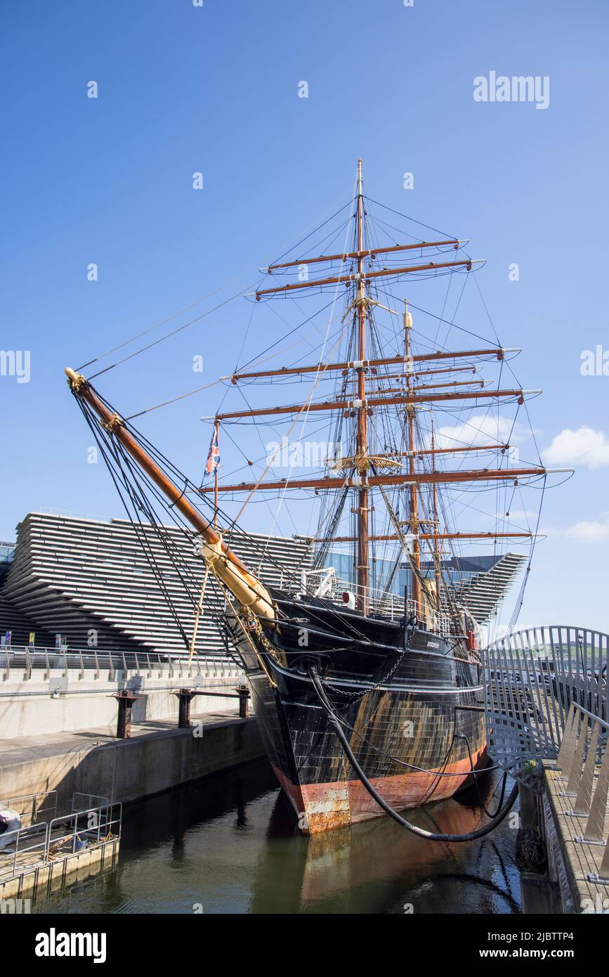 hms discovery launched in 1789 in the port of dundee scotland Stock