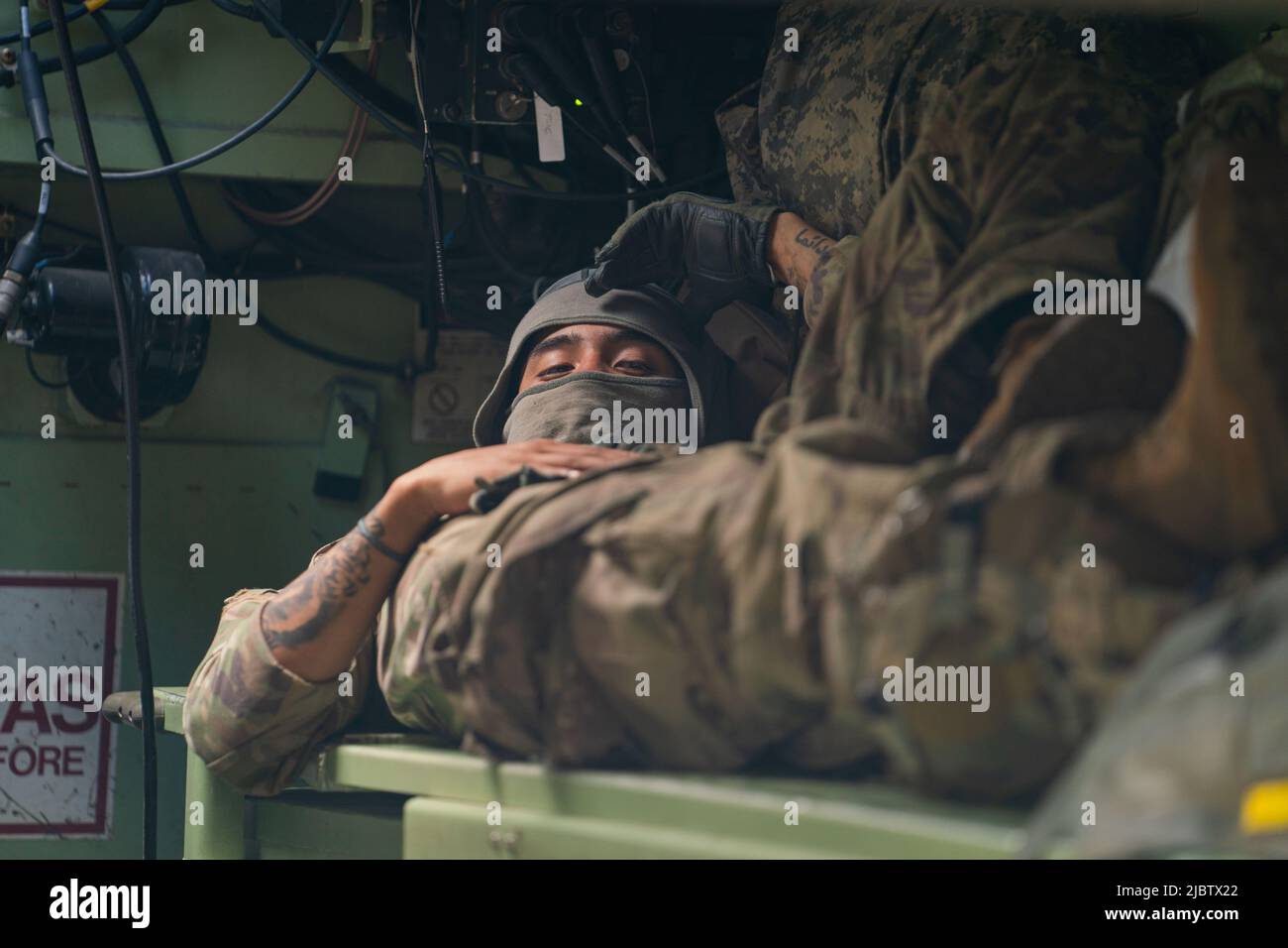 Hohenfels, Germany. 08th June, 2022. A U.S. Army soldier rests in a ...