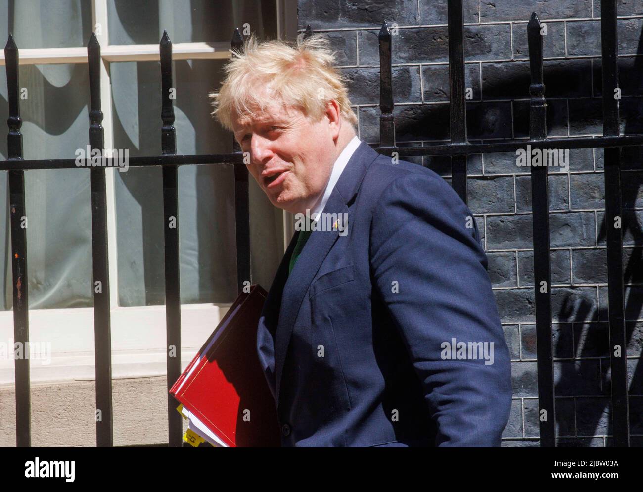 London, UK. 8th June, 2022. Prime Minister of the United Kingdom, Boris Johnson, leaves Number 10 in Downing Street. He heads to the House of Commons for Prime Ministers Questions. He faces interrogation by Sir keir Starmer over the recent Vote of No confidence in whiuch 148 of his own party members, voted against him. This is 41% of his own Party. Credit: Karl Black/Alamy Live News Stock Photo