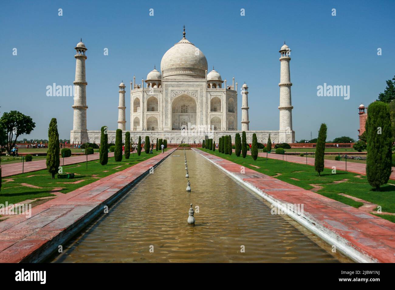 The Taj Mahal Front view, Agra, Uttar Pradesh, India. UNESCO world heritage. Seven wonders of the world Taj Mahal, a timeless marvel. Stock Photo