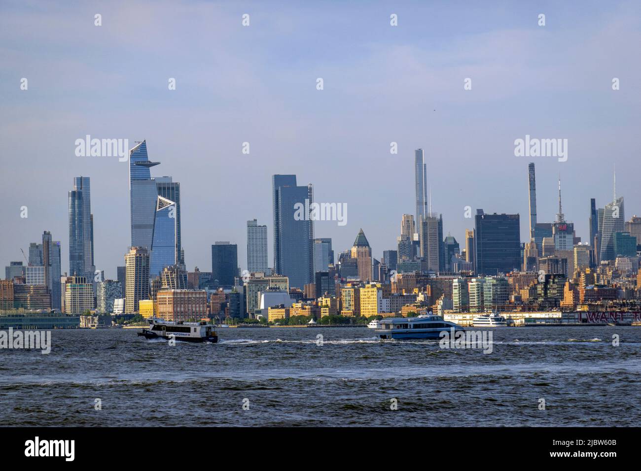 looking at New York City from New Jersey skyline and Hudson river Stock ...