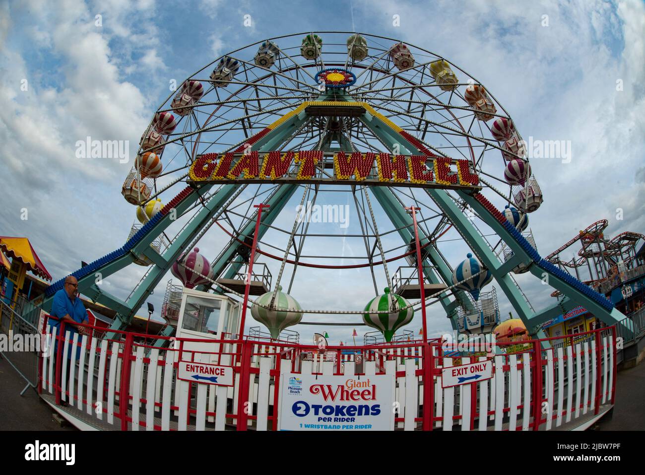 Giant Wheel Skegness, Bottons Pleasure Beach, Skegness, Lincolnshire. Seaside Fairground Ride Stock Photo