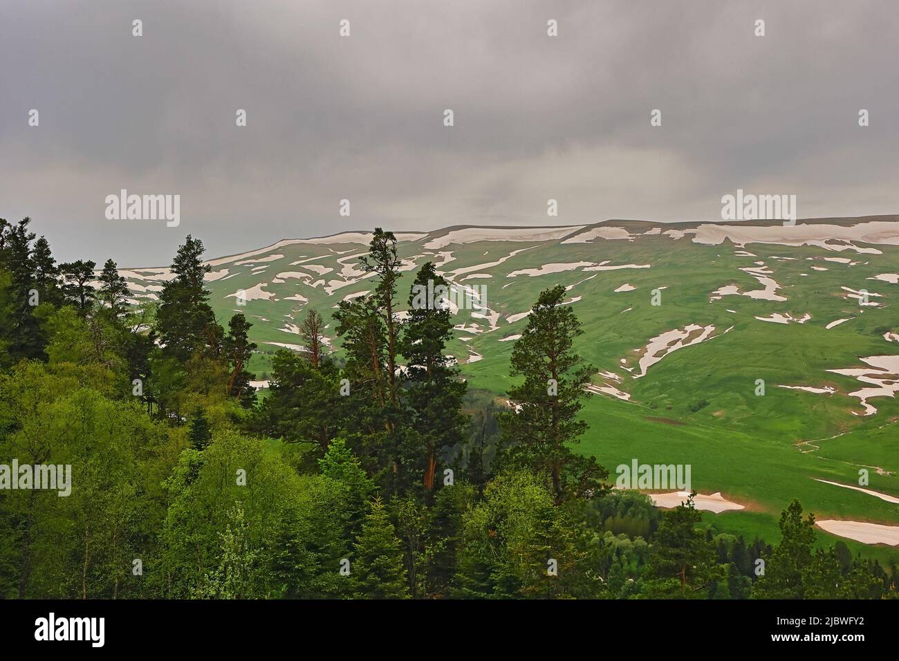 Beautiful natural mountain hi-res stock photography and images - Alamy