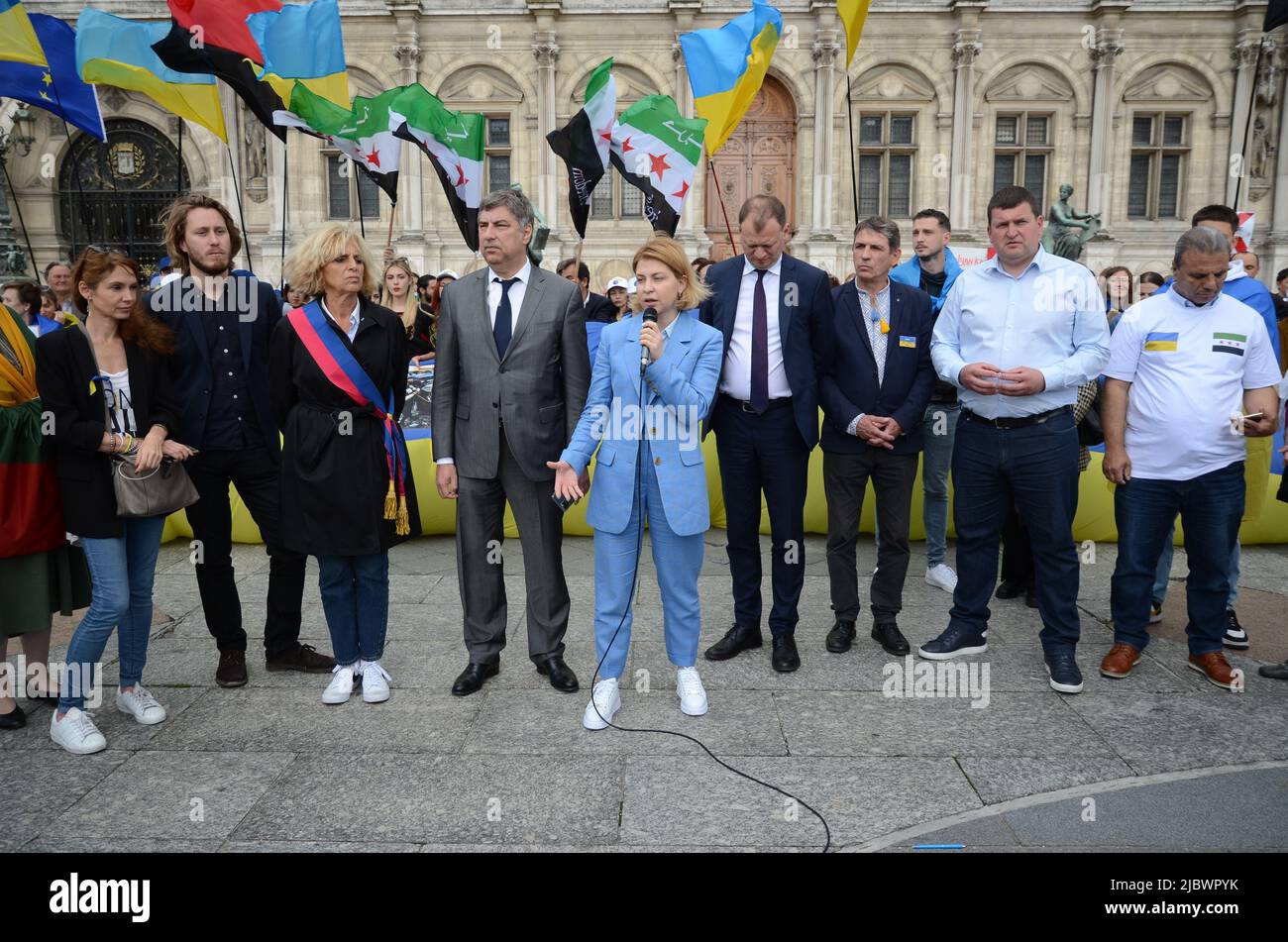 Deputy Prime Minister Olha Stefanishyna appears with the Ukrainian ambassador at a rally in support of the Ukrainians in front of the Paris City Hall Stock Photo