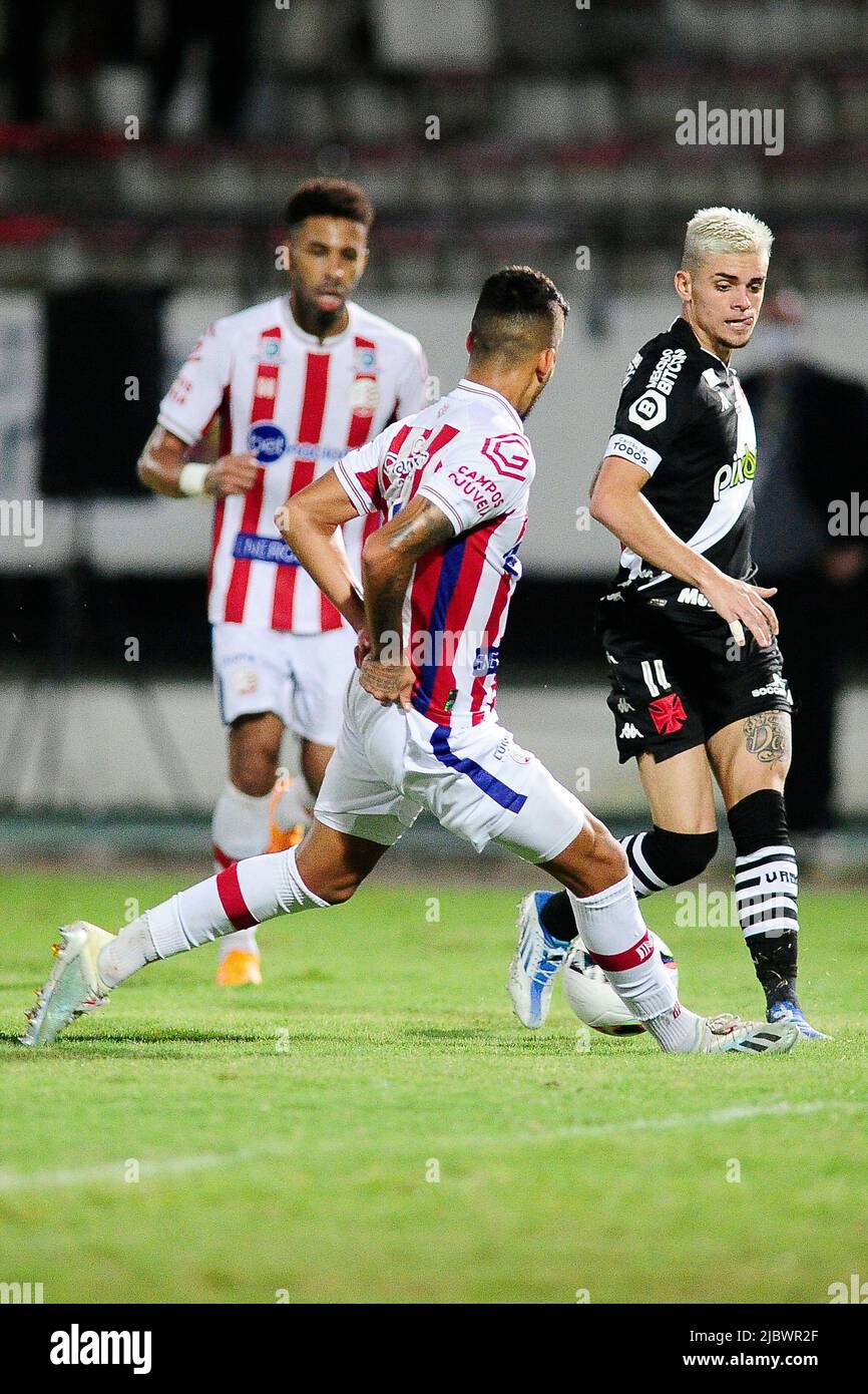 Recife, Brazil. 07th June, 2022. right) during the game between Náutico