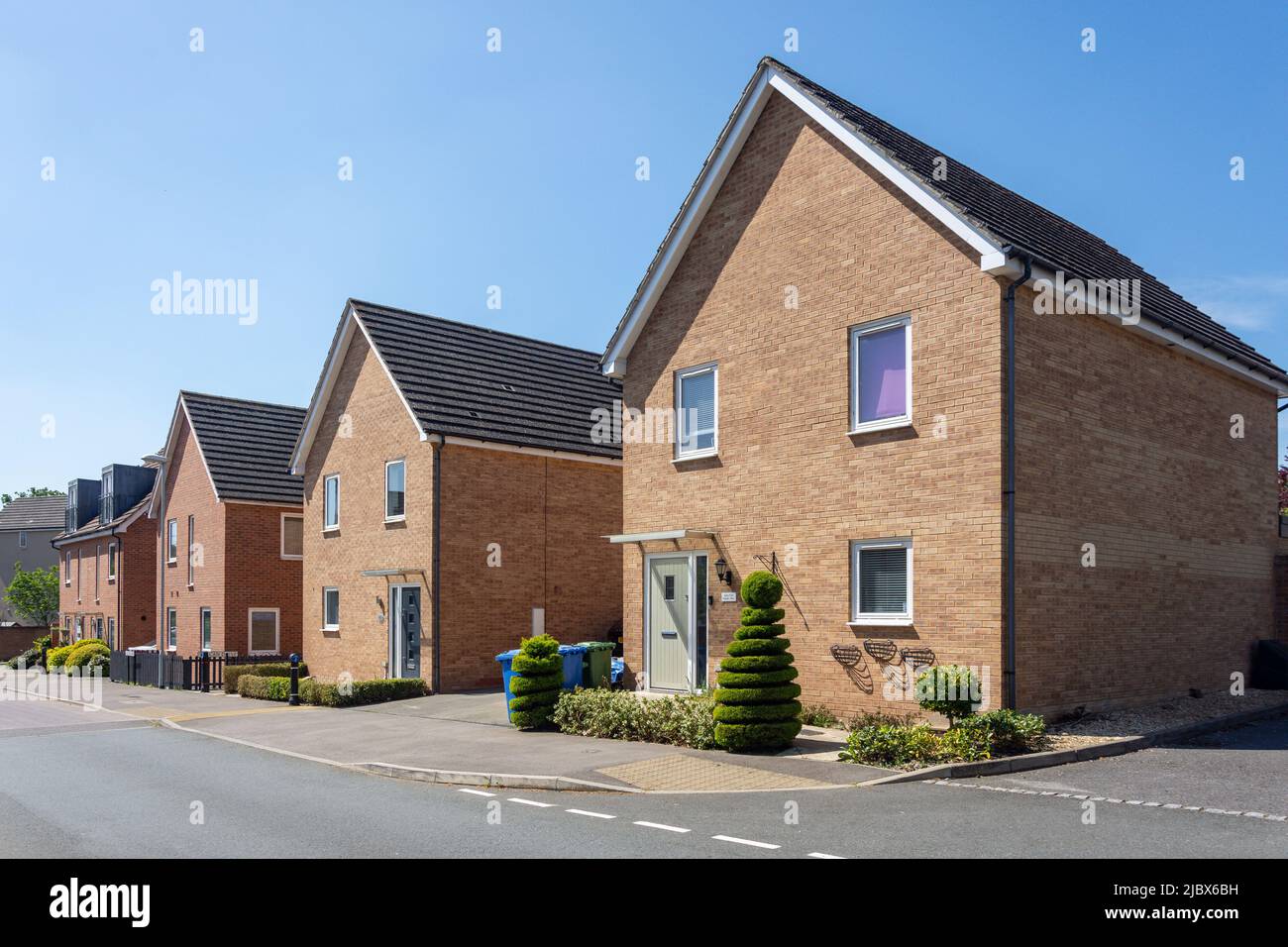 Residential estate houses, Austin Way, Harmans Water, Bracknell