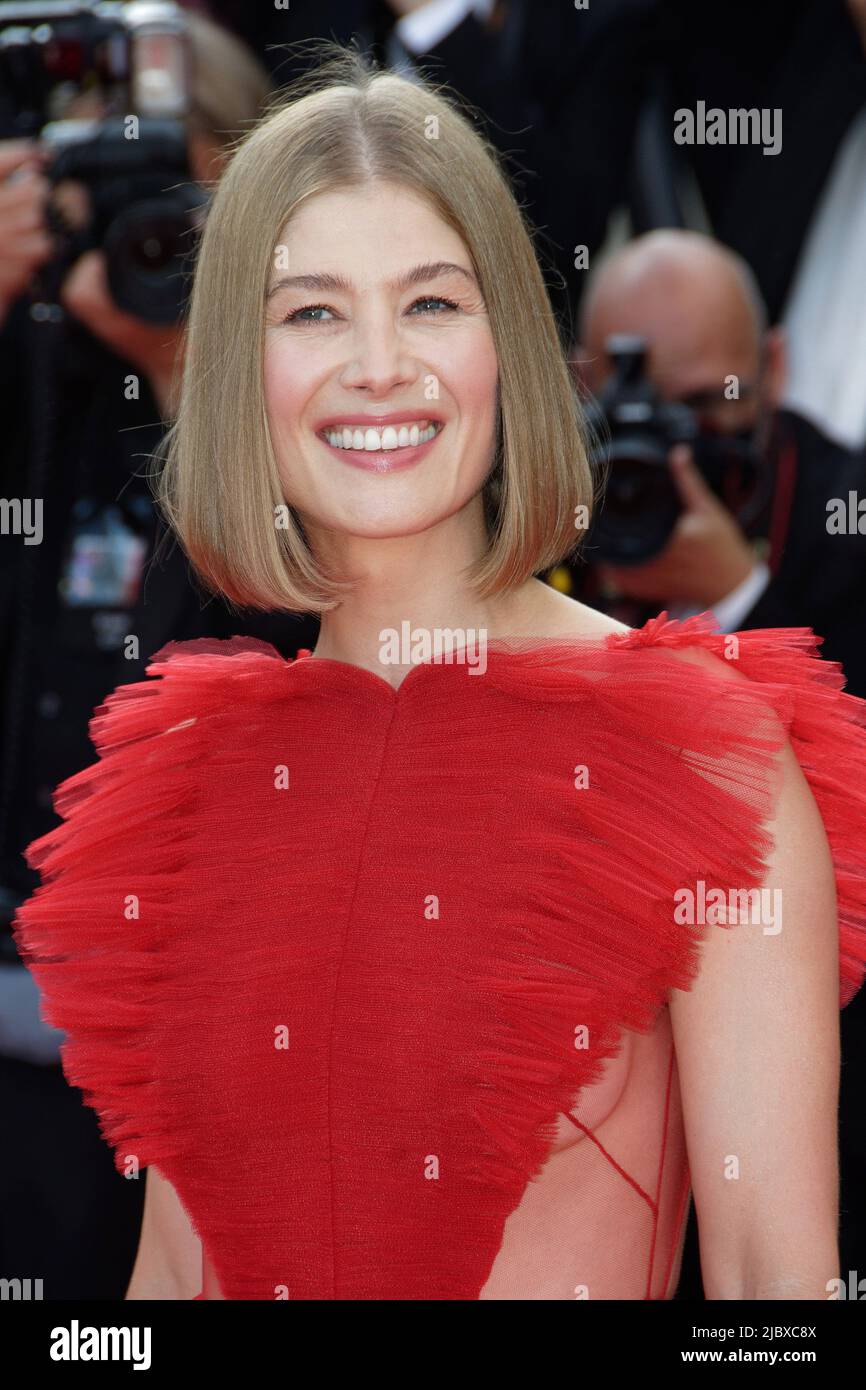 74th Cannes Film Festival, France - OSS 117: From Africa with Love' premiere and Closing Ceremony Featuring: Rosemund Pike, Rosamund Pike Where: Cannes, France When: 17 Jul 2021 Credit: Pat Denton/WENN Stock Photo