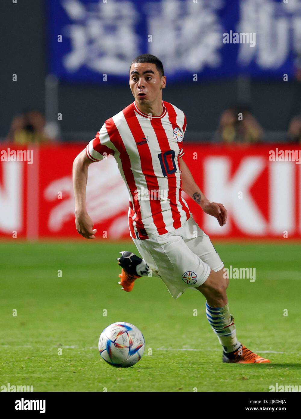 Soccer miguel almiron hires stock photography and images Alamy