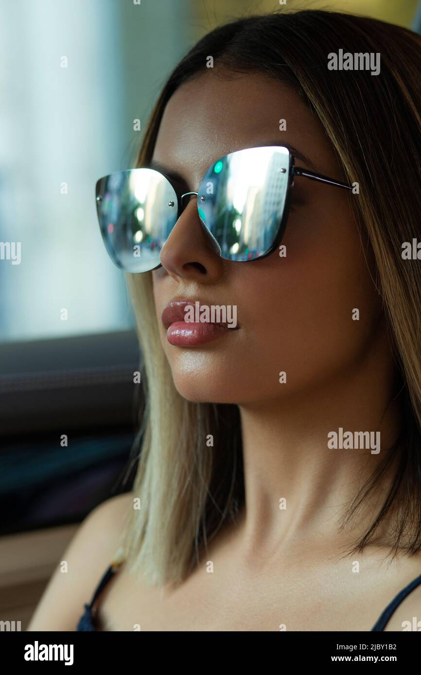 QUAY AUSTRALIA SPOTLIGHT UNISEX - Sunglasses - black/blue mirror/black -  Zalando.ie