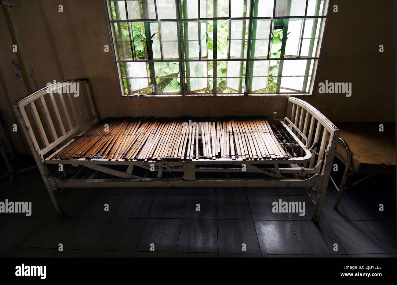 Rickety old bed hires stock photography and images Alamy