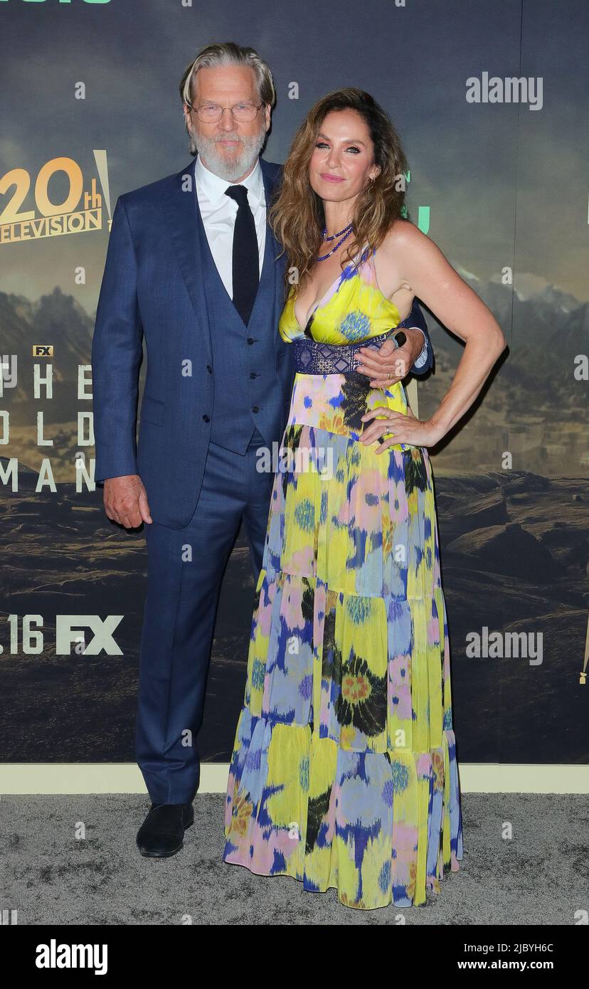 Los Angeles, CA, June 8, 2022 Amy Brenneman, Jeff Bridges arrives at