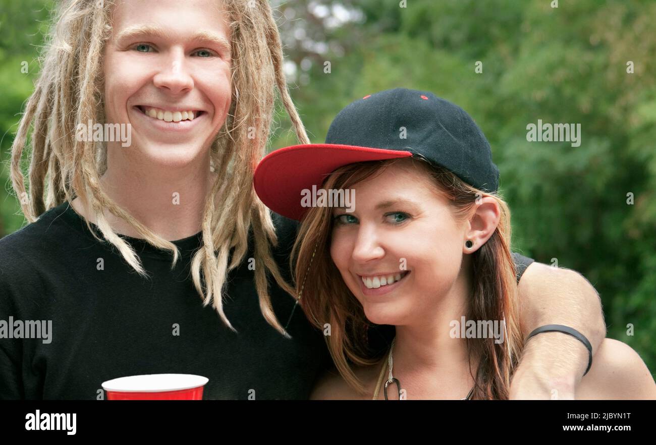 Couple with dreadlocks hugging hi-res stock photography and images - Alamy