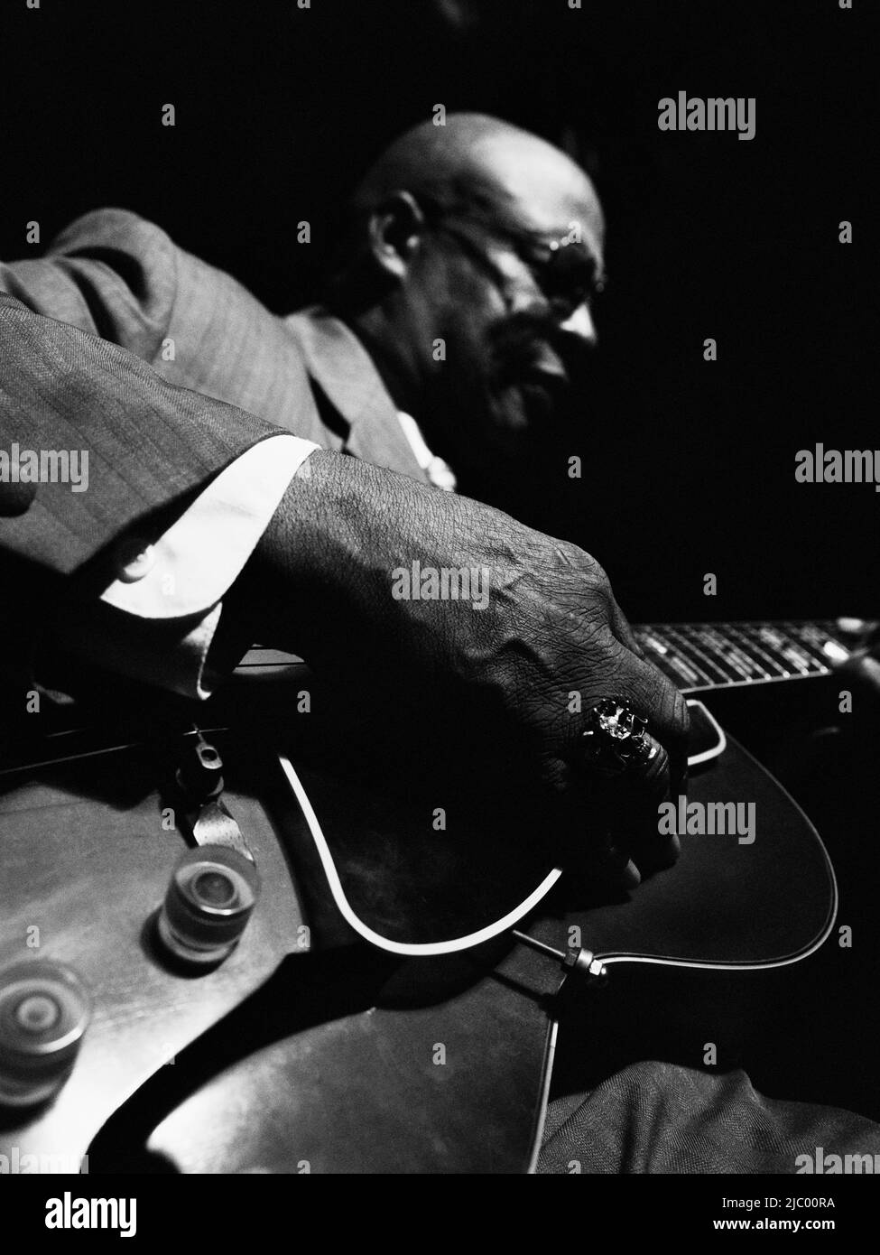 African American man playing guitar Stock Photo - Alamy