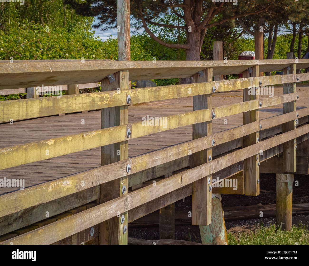 Wooden bridge abstract park hi-res stock photography and images - Alamy