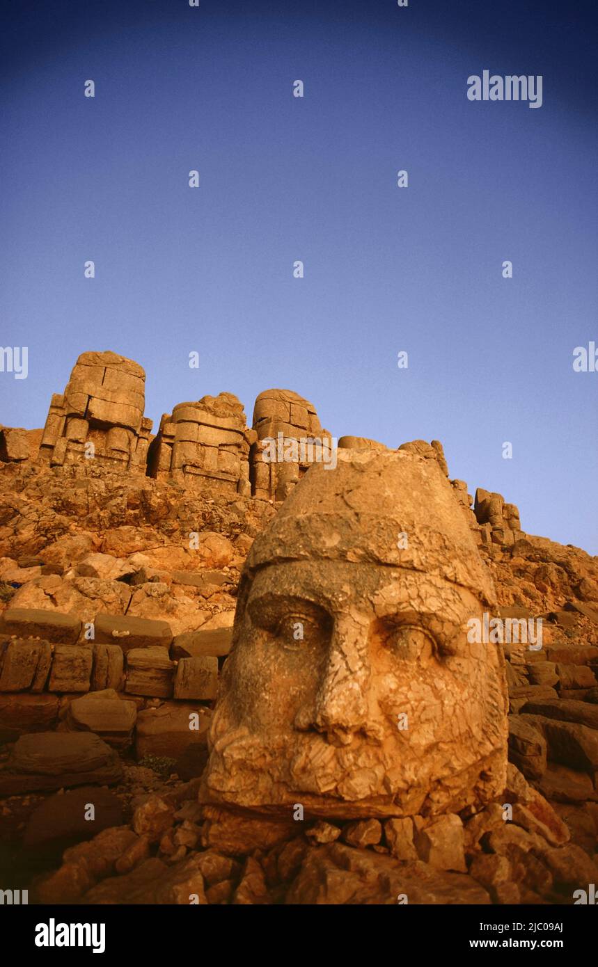 Stone statues at Mount Nemrut, Turkey Stock Photo Alamy