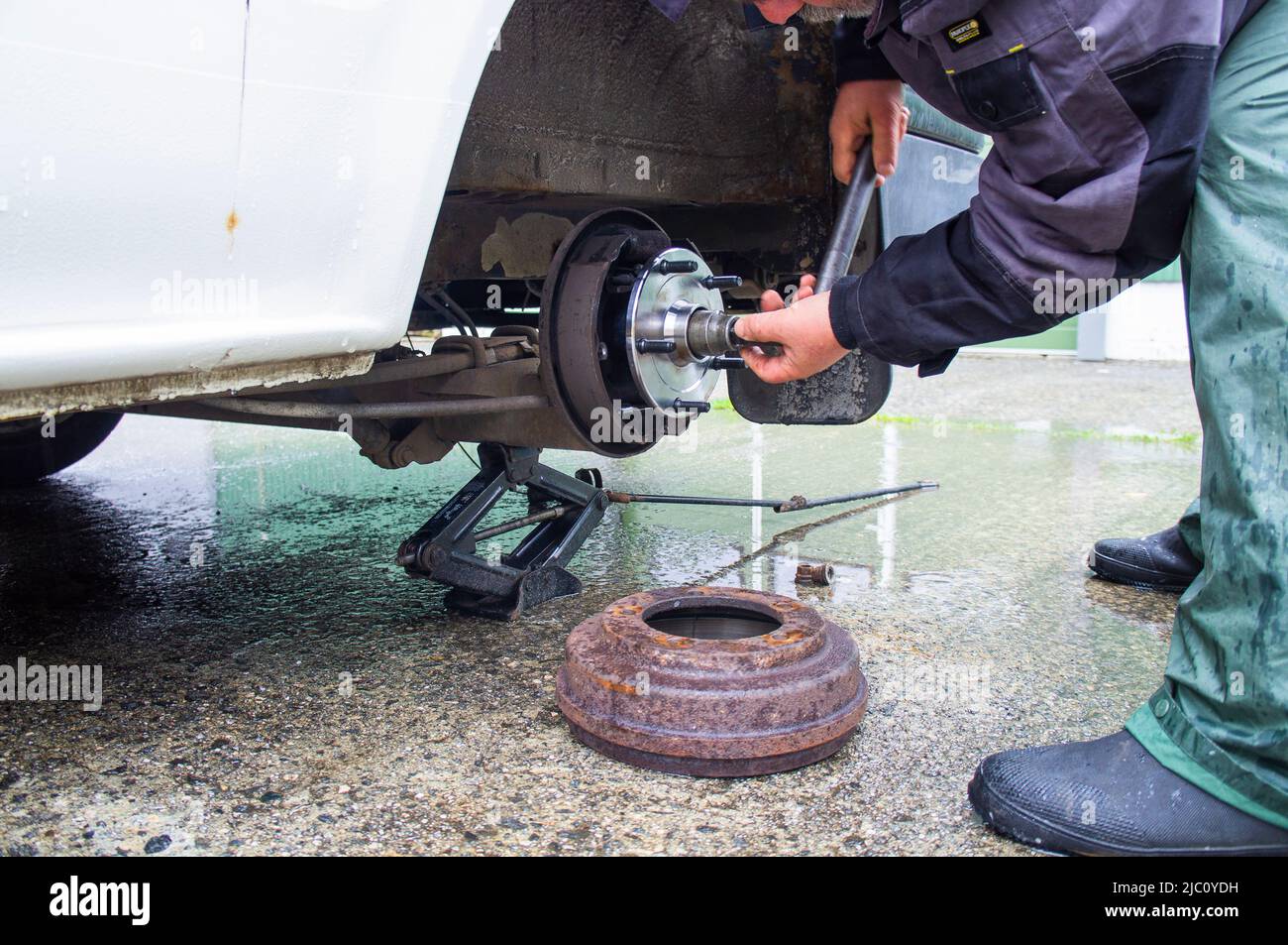 Illustrative photo, Ford Transit, new rear car wheel hub with drum