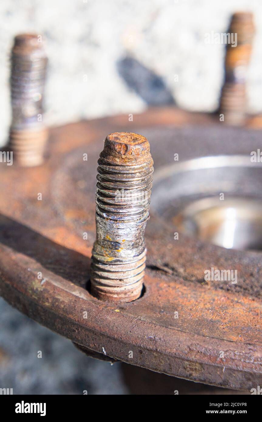 Illustrative photo, Ford Transit,rusty rear car wheel hub, car breakdown, accident, vehicle Illustrative photo, Ford Transit,rusty rear car wheel hub, car breakdown, accident, vehicle