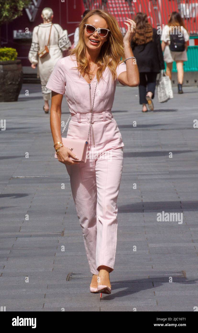 Entertainment host amanda holden hi-res stock photography and images